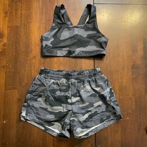 Girls old navy athletic set size L (10/12)